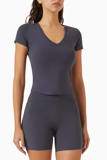 Ultimate V-neck Curved-hem Top