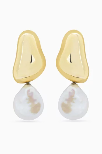 أقراط متدلية كارتر مزينة باللؤلؤ نحاس مطلي ذهب عيار 14