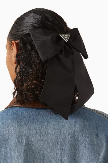 مشبك شعر بتصميم عقدة نايلون معاد تدويره