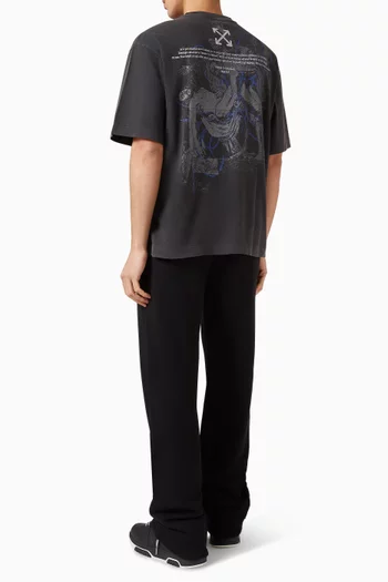 تي شيرت بطبعة فنية بلون باهت قطن