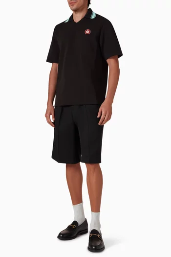 تي شيرت بولو بفتحة رقبة V بياقة داخلية 