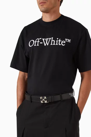 حزام بإبزيم على شكل شعار الأسهم جلد