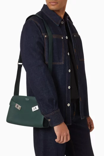 Hug Shoulder Bag in Leather