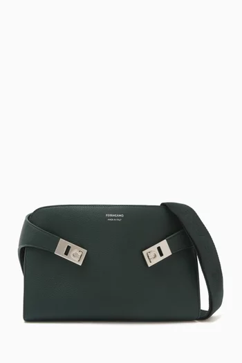 Hug Shoulder Bag in Leather