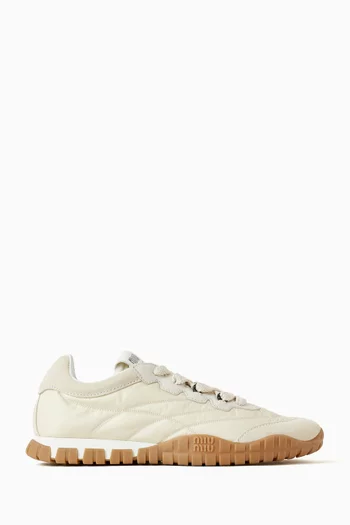 سنيكرز تاير بشعار الماركة قماش معالج