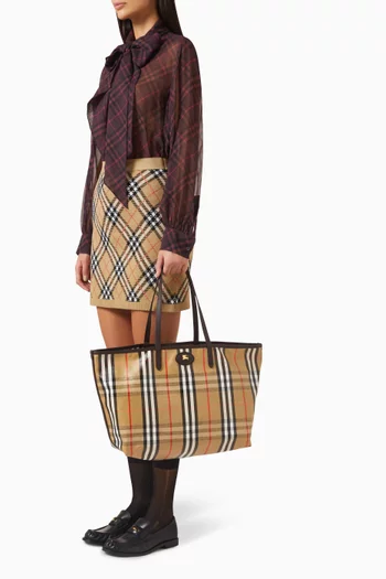 Medium Highlands Tote in Canvas