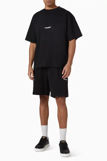 تي شيرت بشعار الماركة قطن