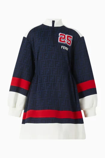 فستان بشعار FF مستوحى من ملابس الجامعة