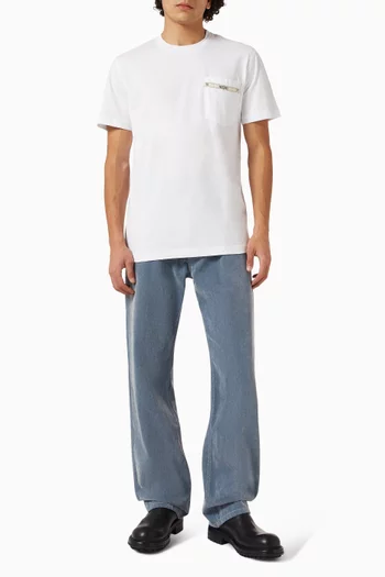 تي شيرت بشعار الماركة قطن