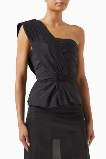 بلوزة بكتف مكشوف وحواف منسلة