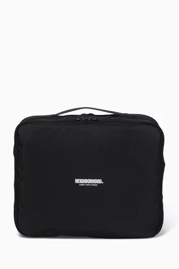 حقيبة سفر كبيرة