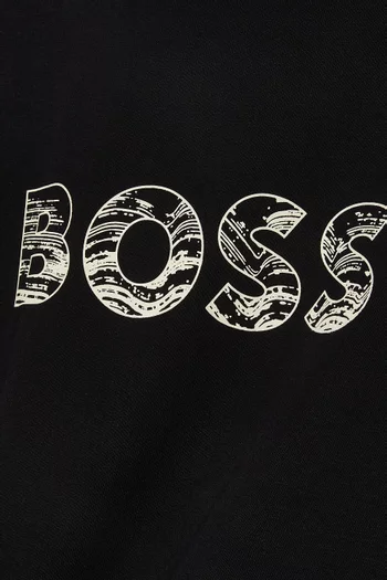 تي شيرت بشعار الماركة قطن