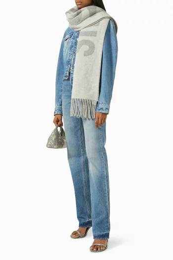 وشاح مزين بشعار الماركة صوف