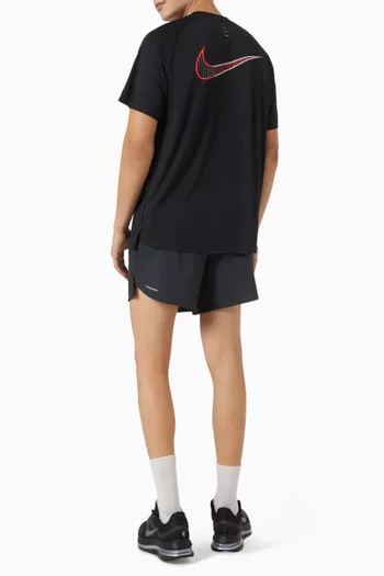 تي شيرت انيرجي سترايد بتقنية Dri-FIT 