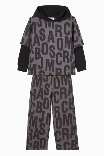 بنطال رياضي بأحرف شعار الماركة المبعثرة