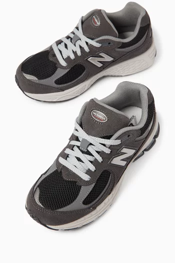 2002R Sneakers in Suede & Mesh