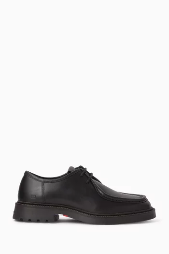 Moc Toe Shoes in Leather
