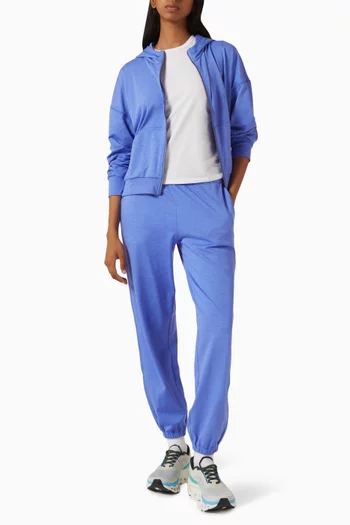 كنزة هيلو بغطاء رأس بقصة عصرية وسحّاب قماش دريم نت