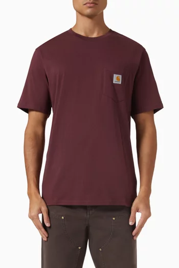 تي شيرت بجيب خارجي بشعار الماركة قطن