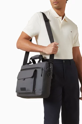 حقيبة كمبيوتر محمول بشعار الماركة المميز للموسم الجديد