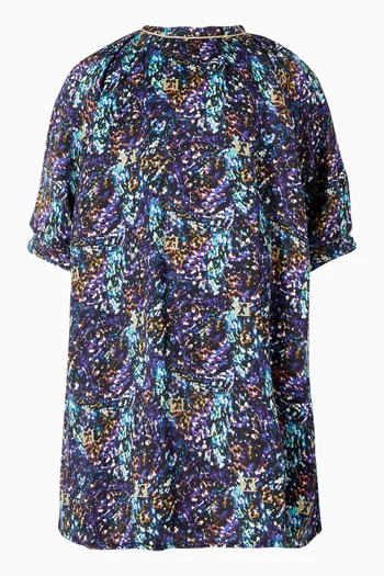 فستان مزين بشعار الماركة