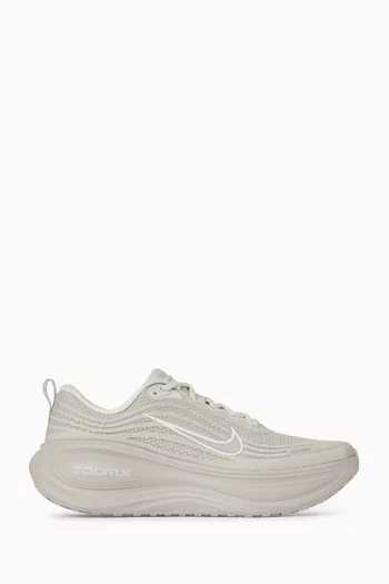 Vomero Plus Sneakers in Mesh