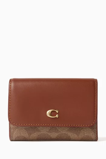 حافظة بطاقات اسينشال بغطاء قلاب بشعار الماركة قنب مغلف