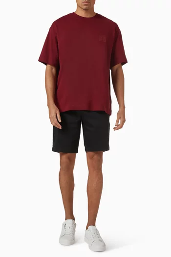 تي شيرت برقعة شعار الماركة قطن