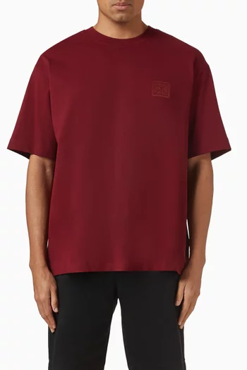 تي شيرت برقعة شعار الماركة قطن