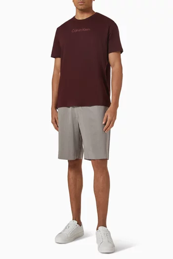 تي شيرت مزين بشعار الماركة قطن