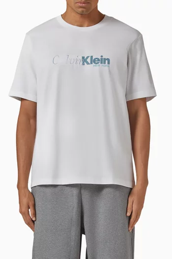 تي شيرت بشعار الماركة بخط يدوي قطن جيرسيه