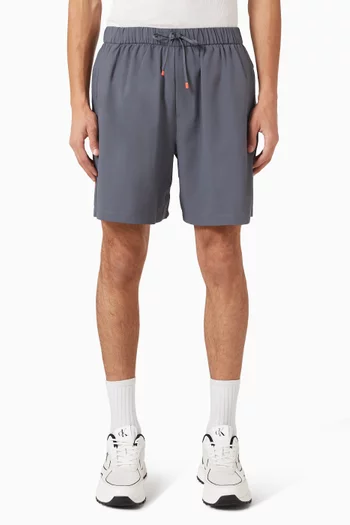 شورت رياضي قماش سريع الجفاف ومقاوم للعرق