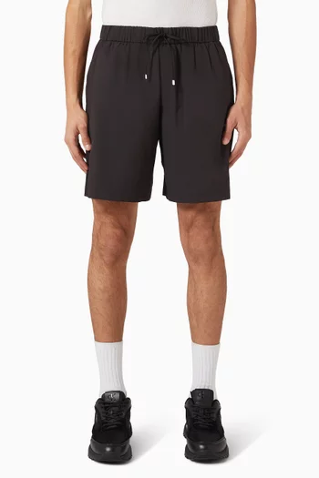 شورت رياضي قماش سريع الجفاف ومقاوم للعرق