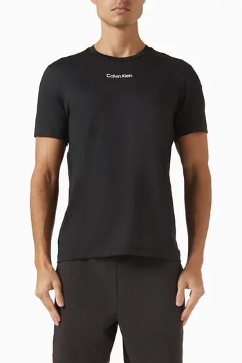 تي شيرت بشعار الماركة