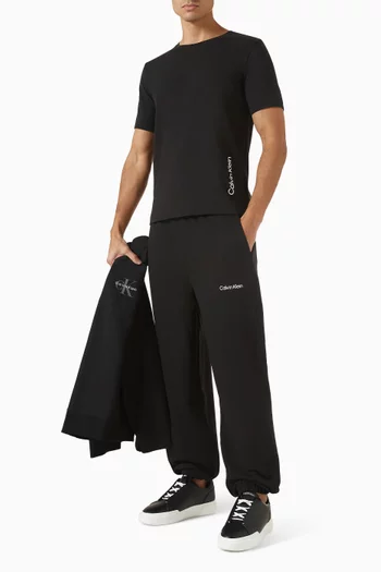 تي شيرت بشعار الماركة