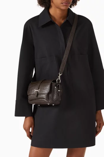 حقيبة صغيرة بغطاء قلاب جلد بنقشة جلد التمساح