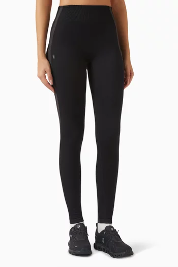 لغينغز ستوديو منسوج