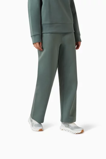 سنيكرز كلاود 6 فيرسا