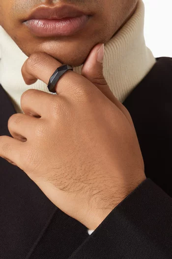 Faceted Band Ring in Titanium