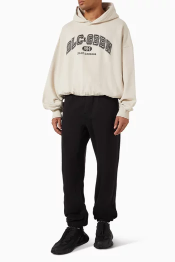 كنزة بغطاء رأس وطبعة شعار الماركة جيرسيه