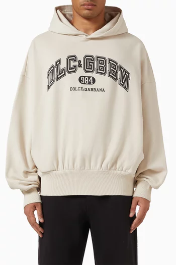 كنزة بغطاء رأس وطبعة شعار الماركة جيرسيه