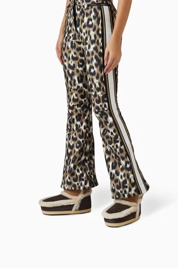 حذاء بوت اي في اكس بتصميم رقعات شمواه وجلد ماعز