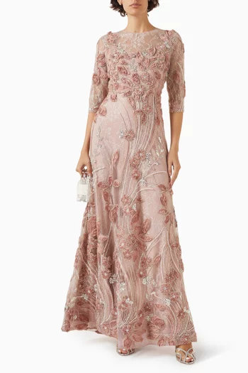 فستان سهرة بقصة شكل حرف A‏ وتطريزات دانتيل