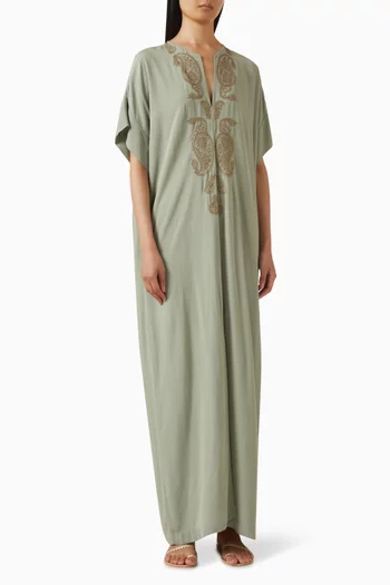 قفطان مزين بتطريزات