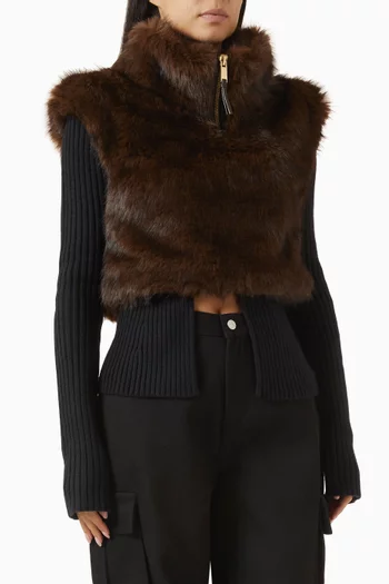 فيست قصير بأكتاف عريضة فرو صناعي