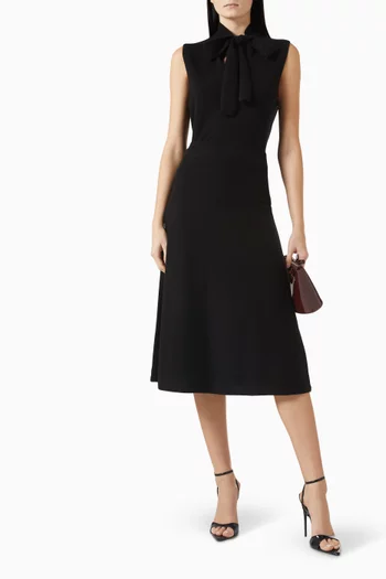 بلوزة برباط على الرقبة كشمير