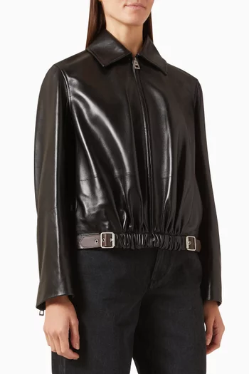 جاكيت بحزام جلد