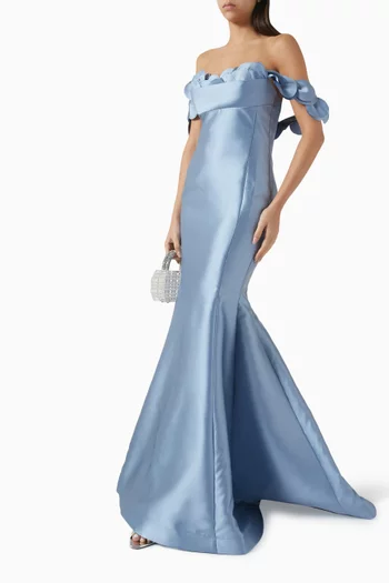 فستان مزين ببتلات زهور تفتا