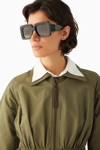 نظارة شمسية بشعار الماركة وإطار مربع أسيتات