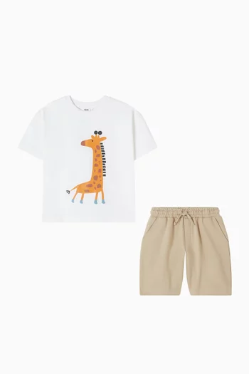 طقم تي شيرت وشورت بطبعة زرافة 